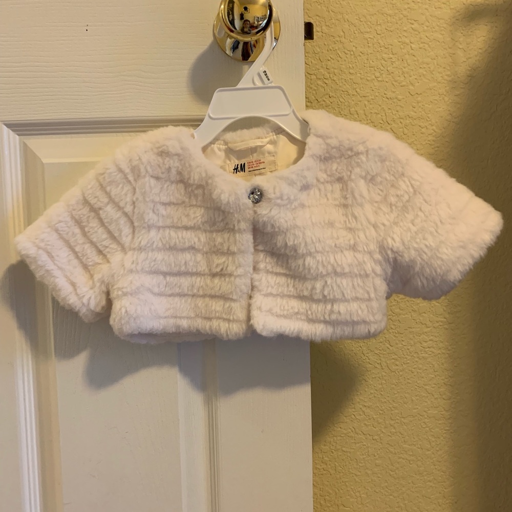 EUC Girl’s off white bolero jacket size 2-3Y